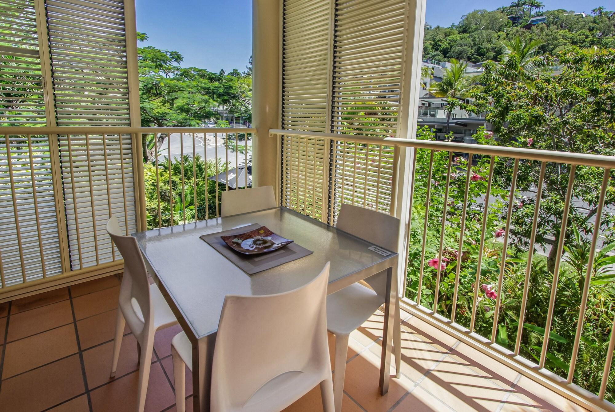 Port Douglas Apartments - Adults Only Oasis Eksteriør billede
