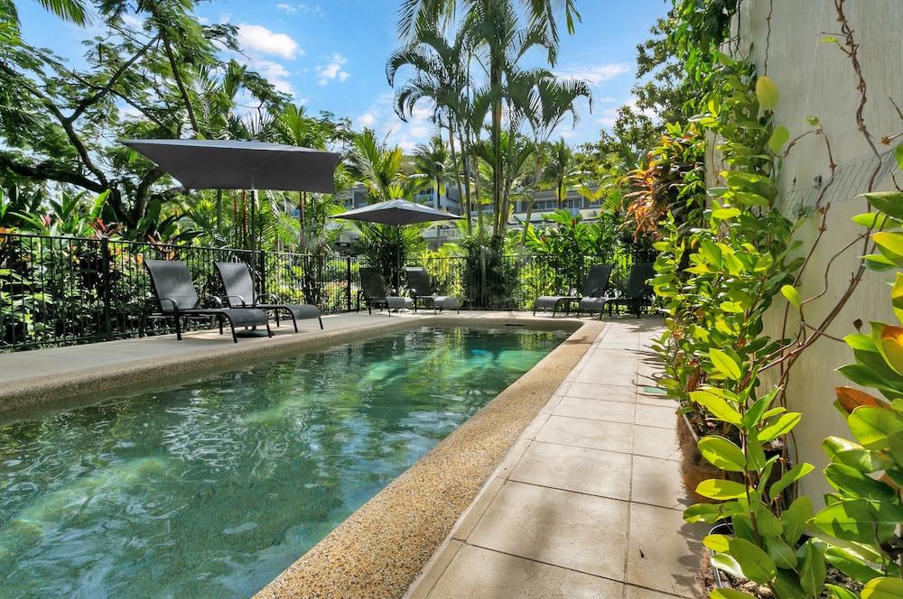 Port Douglas Apartments - Adults Only Oasis Eksteriør billede