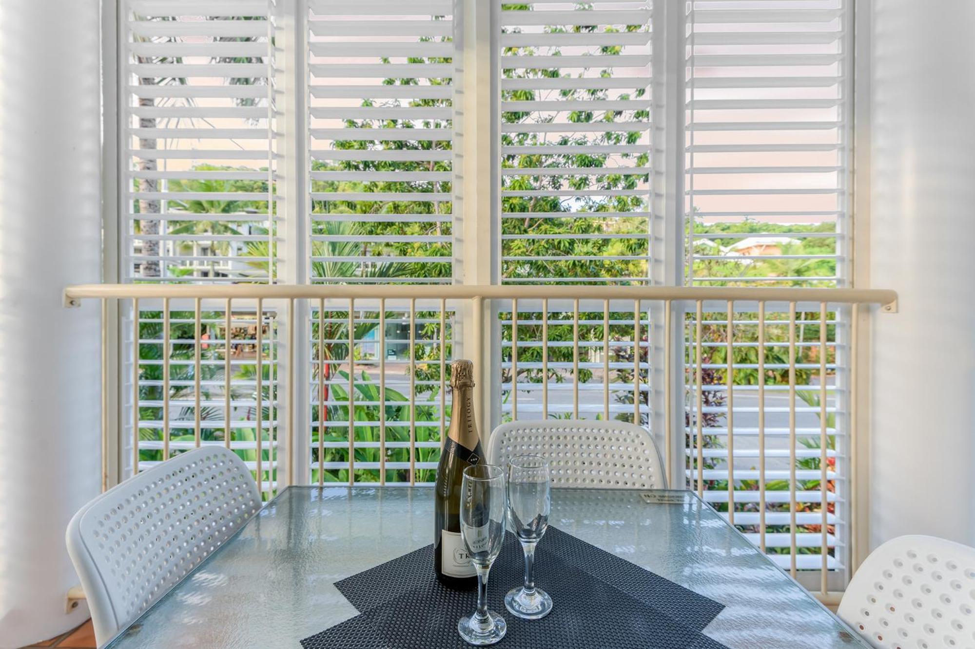 Port Douglas Apartments - Adults Only Oasis Eksteriør billede