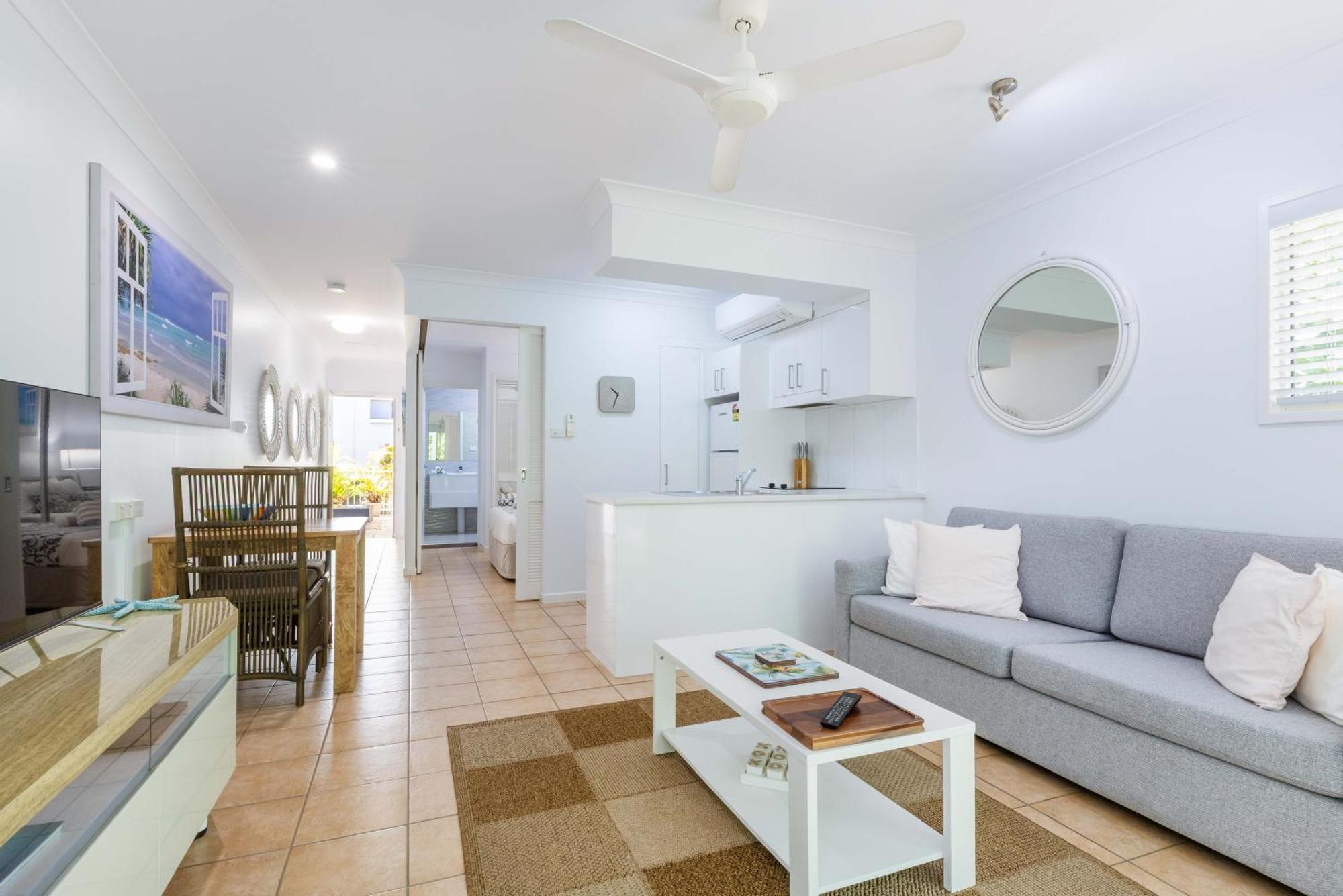 Port Douglas Apartments - Adults Only Oasis Eksteriør billede